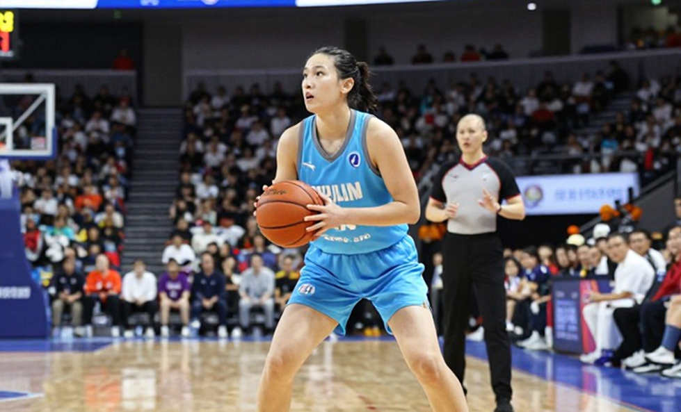PullUp và canh bạc nội dung của Eurohoops: Khi huấn luyện viên ngồi vào ghế dẫn chương trình PullUp và canh bạc nội dung của Eurohoops: Khi huấn luyện viên ngồi vào ghế dẫn chương trình