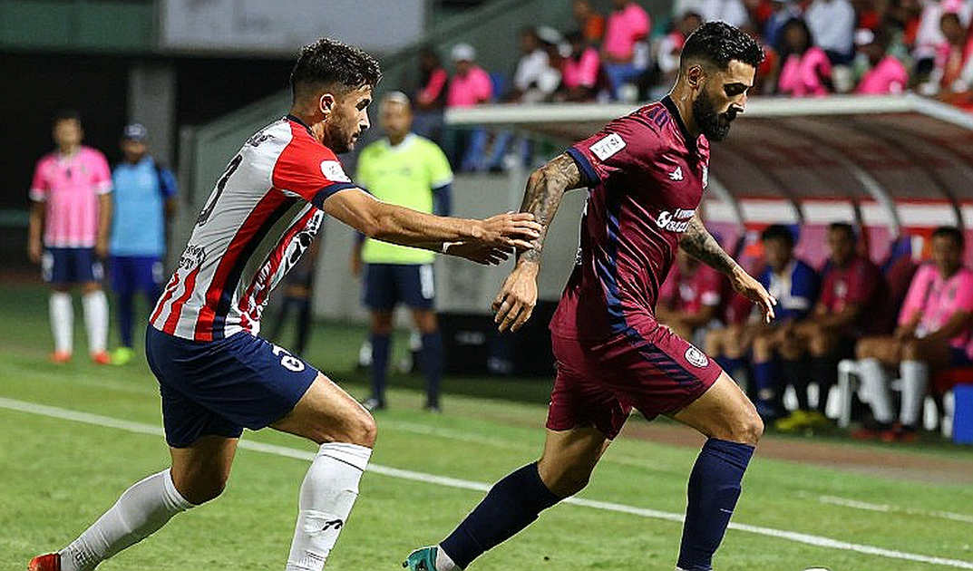 Héctor Herrera's MLS Red Card: The Second Invoice on a Re-signed Contract Héctor Herrera's MLS Red Card: The Second Invoice on a Re-signed Contract