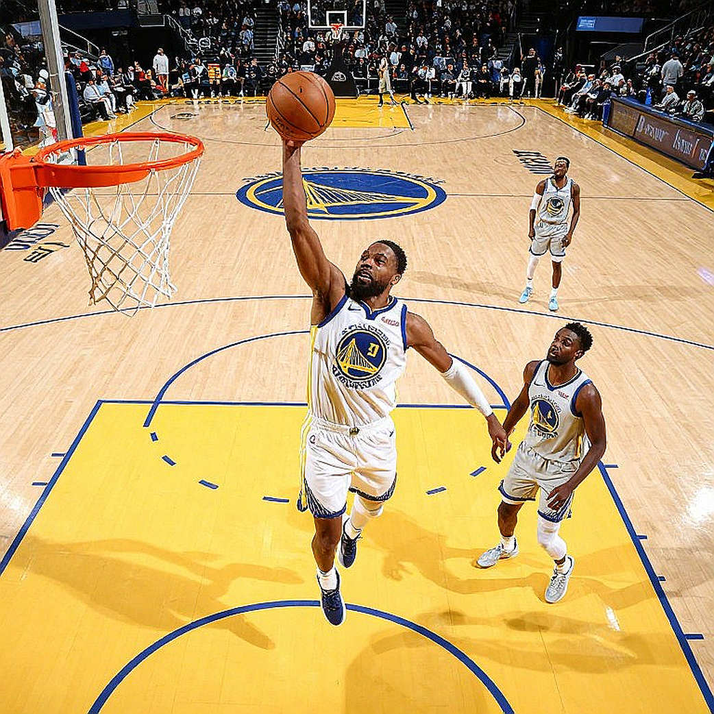 Aday Mara ra mắt NBA: 12 phút trước Wembanyama và giới hạn của một mẫu số bằng 1