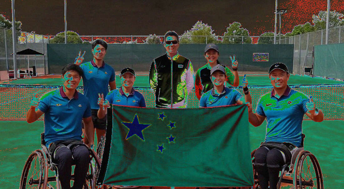 Zizou Bergs hạ Carlos Alcaraz 7-5, 7-6(4) tại Thượng Hải Masters: cuộc đảo ngược bắt đầu từ một cú giao bóng