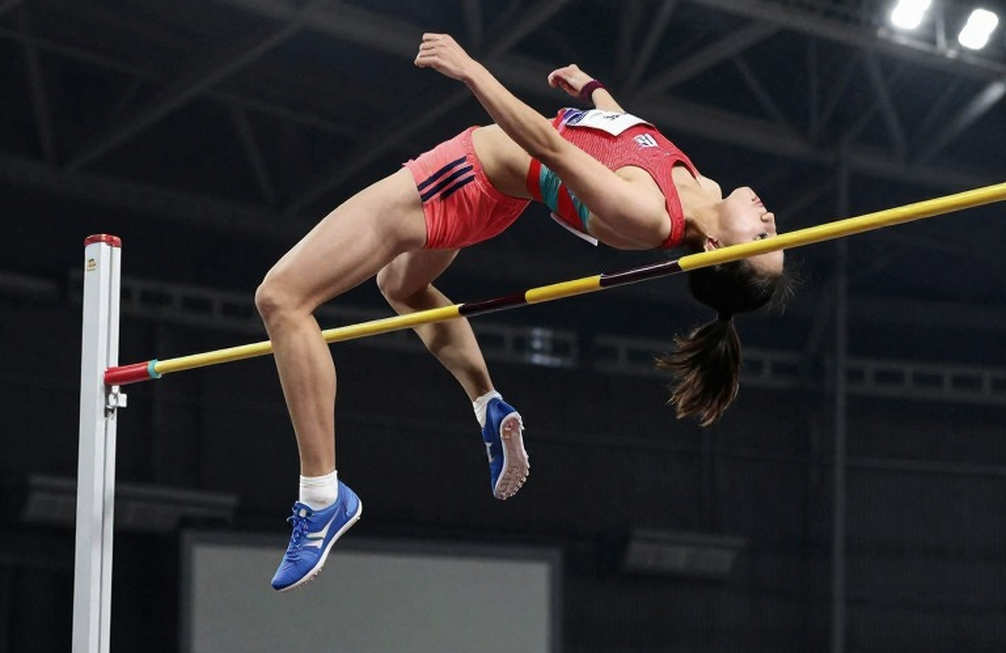 Budapest 2026: Dos Santos tái lập đỉnh 400m rào, Sedjati lật cục diện 800m