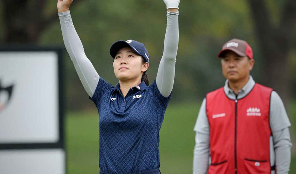 Từ bục LIV đến vòng loại bỏ cuộc: Peter Uihlein lặng lẽ rời Q-School và câu hỏi chưa có lời đáp Từ bục LIV đến vòng loại bỏ cuộc: Peter Uihlein lặng lẽ rời Q-School và câu hỏi chưa có lời đáp