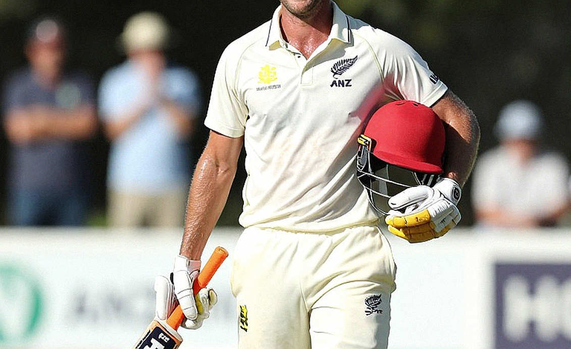 Sinh nhật đặc biệt của streamer VALORANT Spicuuu: Chiếc bánh '57 tuổi' và màn troll cực duyên từ fan Việt