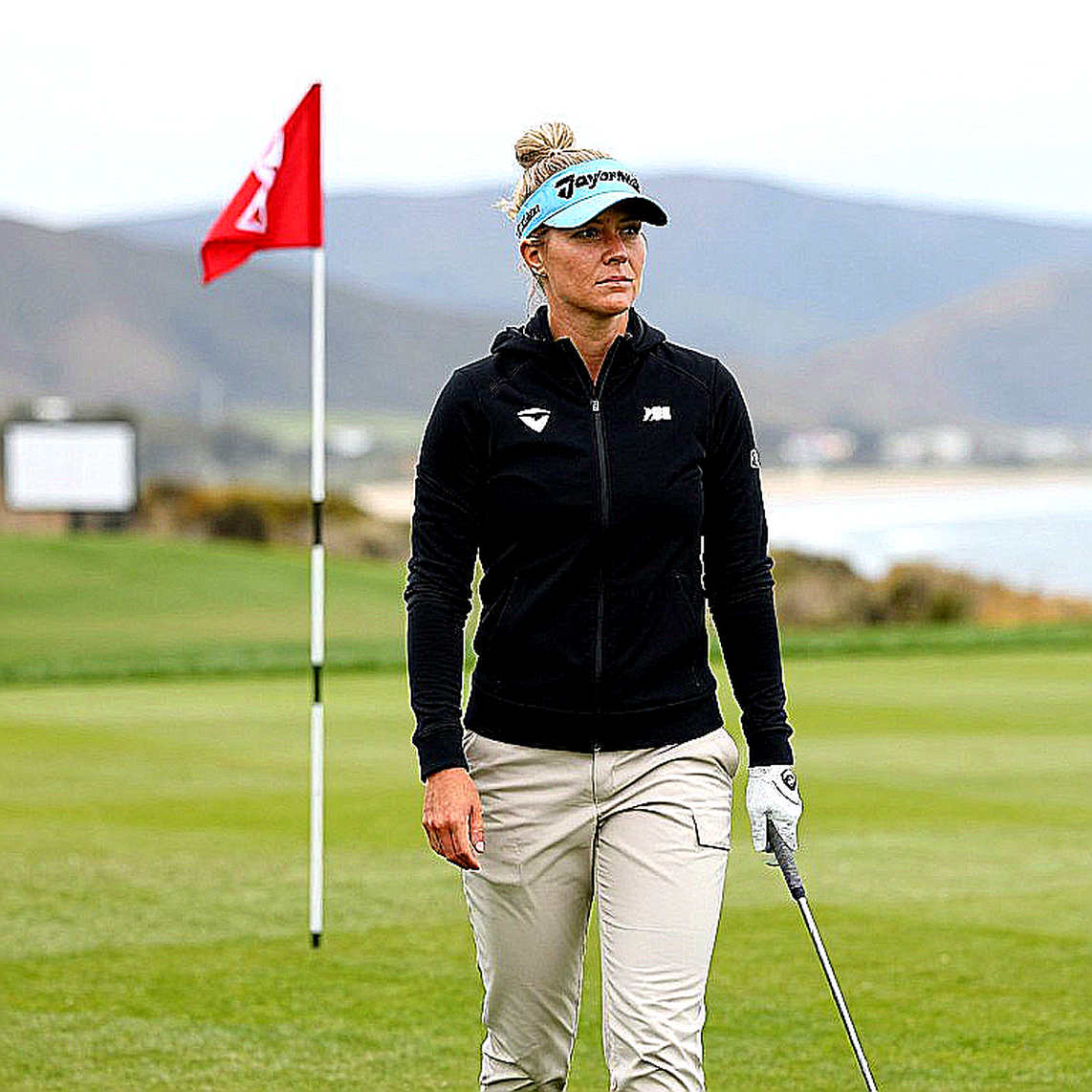 Paul Casey dẫn đầu Omega European Masters với vòng 63, tình cảm Thụy Sĩ và quyết định quyên góp tiền thưởng cho nạn nhân cháy bar Paul Casey dẫn đầu Omega European Masters với vòng 63, tình cảm Thụy Sĩ và quyết định quyên góp tiền thưởng cho nạn nhân cháy bar