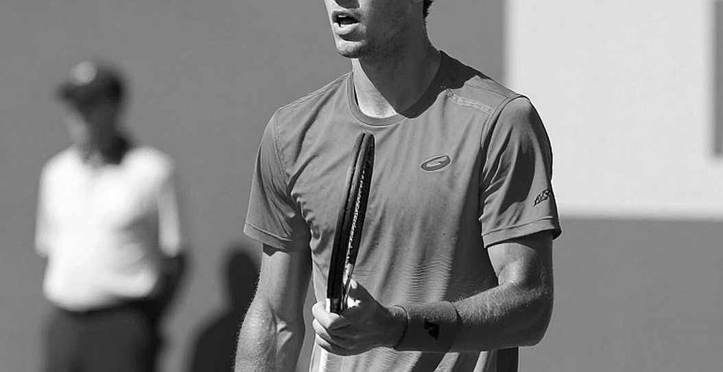 Phát hiện domain mismatch: Bài viết thể thao không liên quan đến tennis