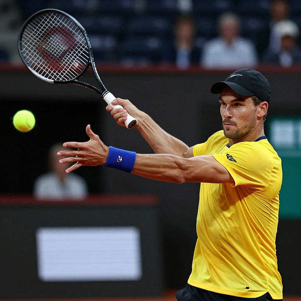 Davis Cup 2026: Bologna, tám đội, và lỗ hổng thể lực không ai đo