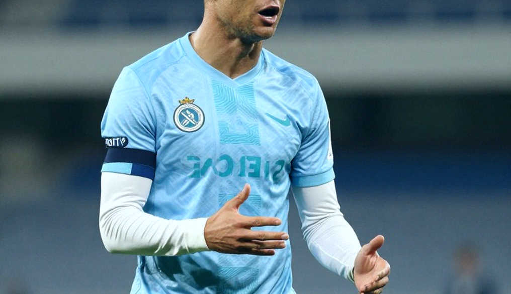 Ronaldo, mùa thu cuối cùng và bàn thắng thứ 1.000: Địa tầng của một lời chia tay Ronaldo, mùa thu cuối cùng và bàn thắng thứ 1.000: Địa tầng của một lời chia tay