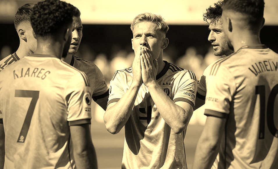 Peter Schmeichel ca ngợi Martin Ødegaard: 'Chỉ có hắn mới nhìn thấy điều đó!' sau khi Arsenal lội ngược dòng thắng Chelsea Peter Schmeichel ca ngợi Martin Ødegaard: 'Chỉ có hắn mới nhìn thấy điều đó!' sau khi Arsenal lội ngược dòng thắng Chelsea