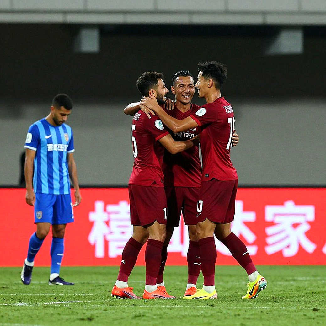 The V.League Rhythm: Inside the Transfer Game Squeezing Vietnam's Small Clubs The V.League Rhythm: Inside the Transfer Game Squeezing Vietnam's Small Clubs