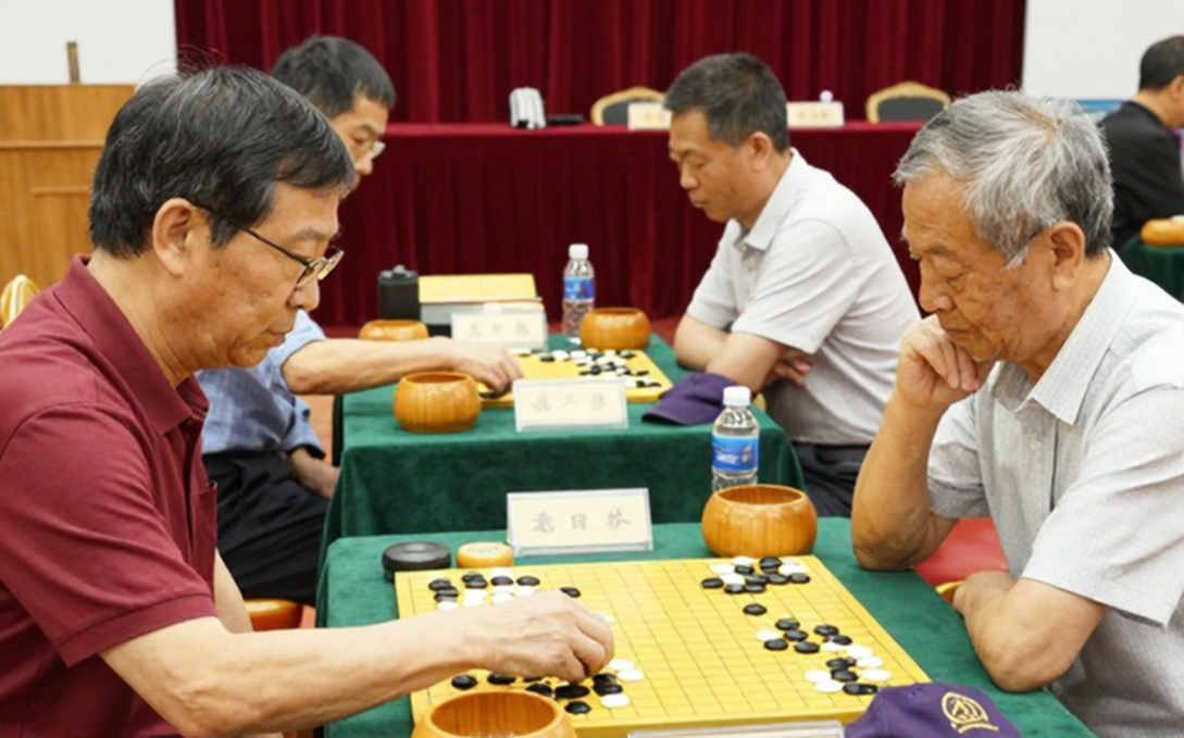 25 năm một tiếng gọi tàn cuộc: Karsten Müller và học viện cờ vua không bao giờ cũ