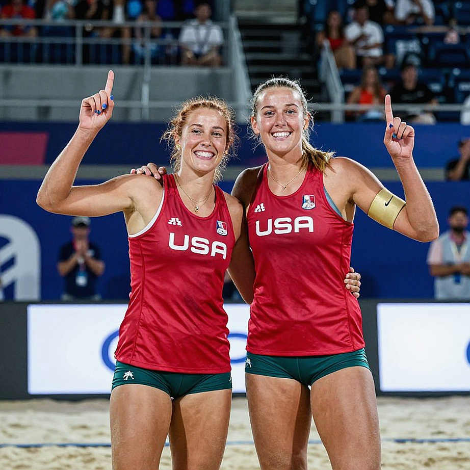 Bảng xếp hạng Top 16 bóng chuyền nữ NCAA: Nebraska số 1, nhưng đằng sau con số là cuộc chiến lịch thi đấu