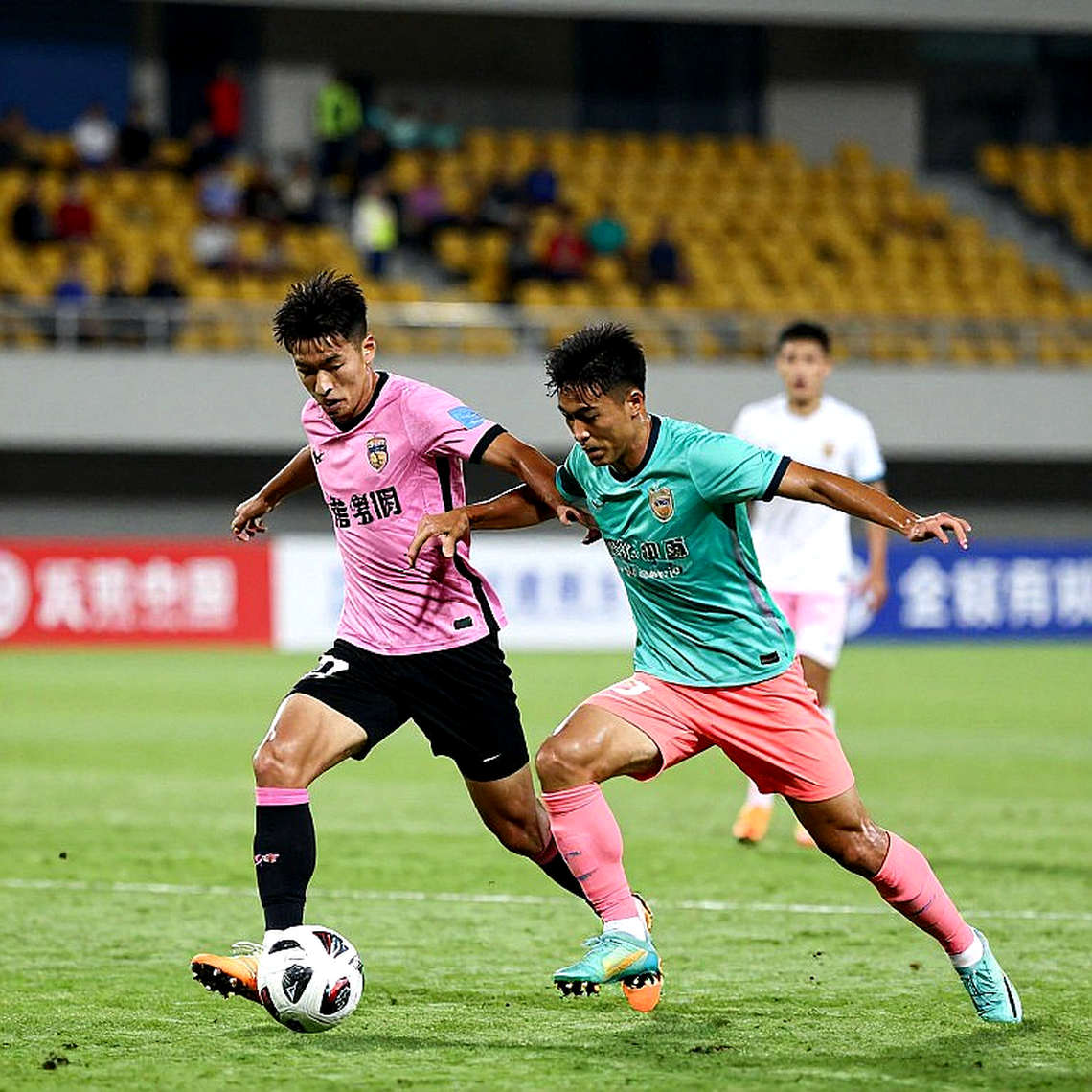 Xuan Son's Hamstring Injury and Vietnam's Generational Handover Test Xuan Son's Hamstring Injury and Vietnam's Generational Handover Test