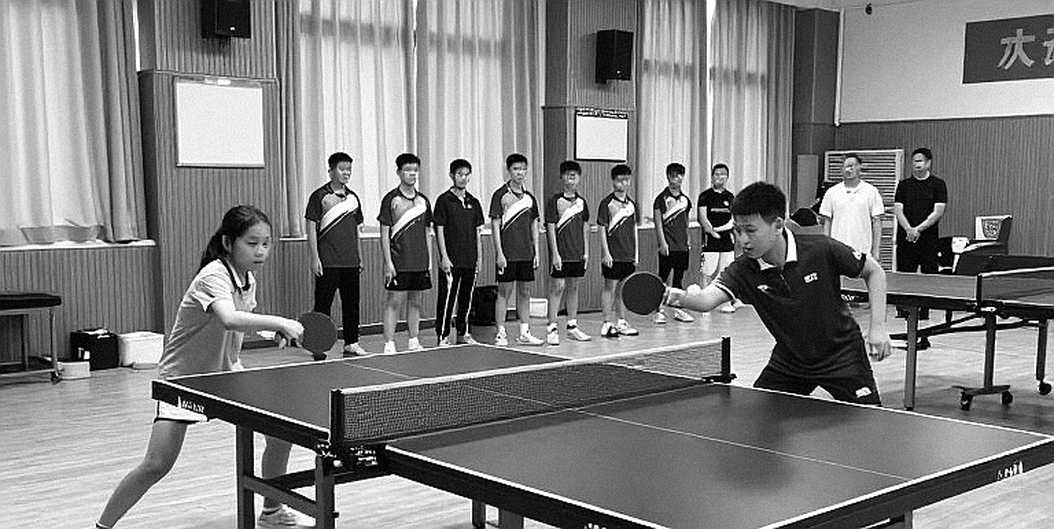 Bảy camera cho bàn số 1: Bóng bàn châu Âu tự định giá lại mình